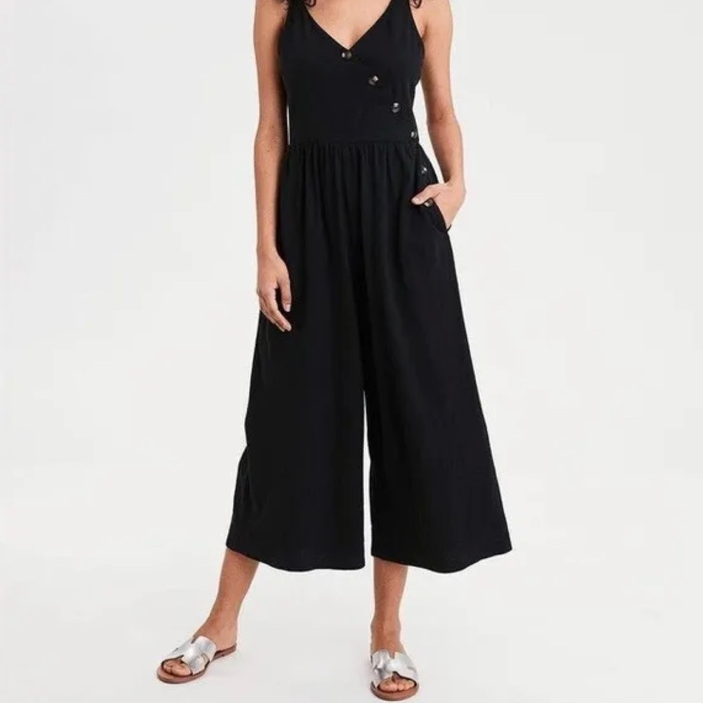 American Eagle wide leg jumpsuit. Size XS